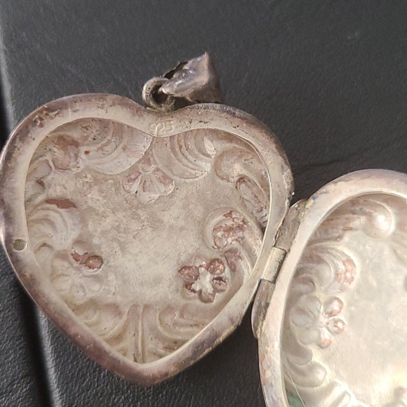 Antique 925 Sterling Repousse Heart Locket - Picture 4 of 6
